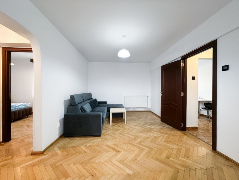 Unirii 2 camere - 12min. metrou. Centrala proprie, bloc anvelopat,